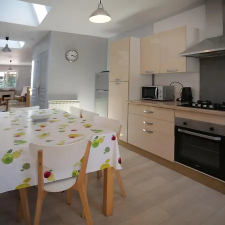 Maison Avec Piscine 10 Couchages פורנישי